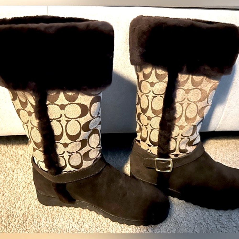 Coach sz 7 Deeann Brown Signature Logo Faux Fur Boots Womens